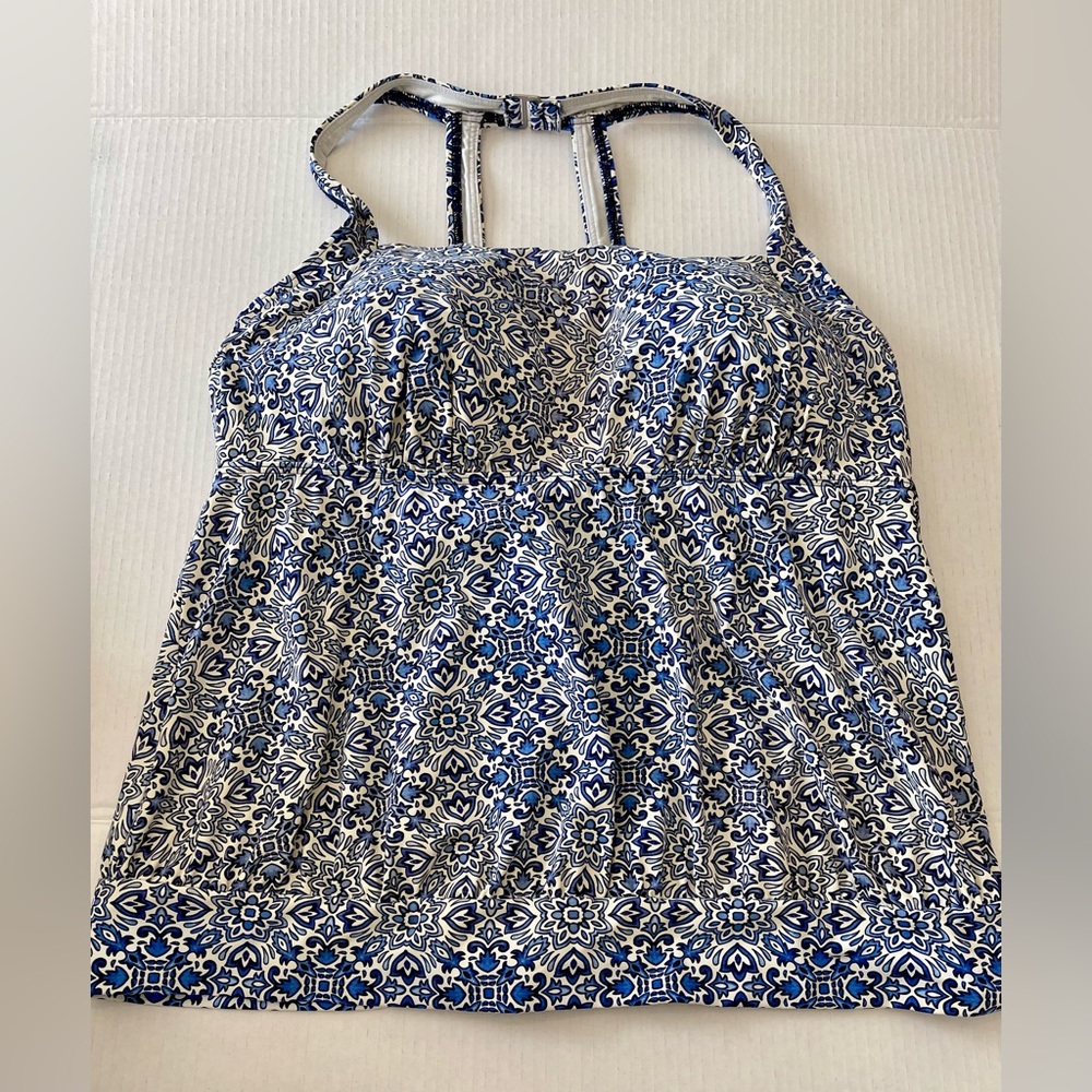 Land’s End blouson style Tankini top. Size 18w